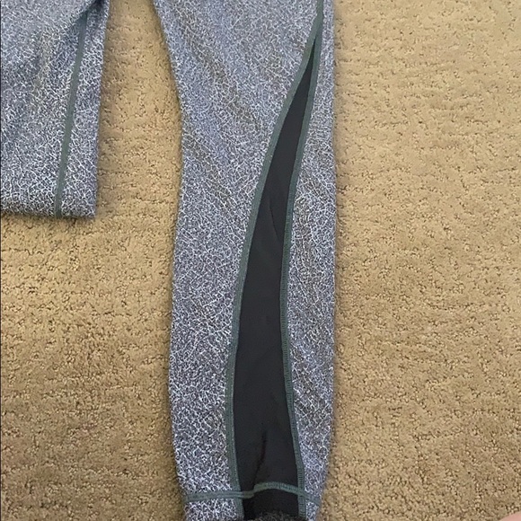 Lululemon Legging Size 6 - Picture 3 of 3